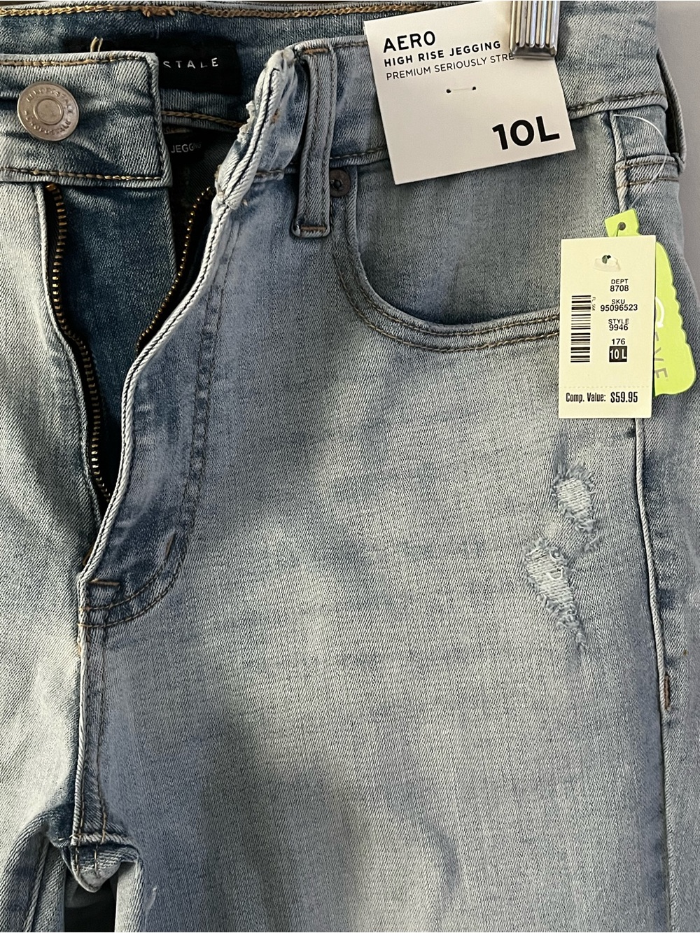 Aeropostale Light-wash Ripped High-rise Skinny Jeggings (NWT)